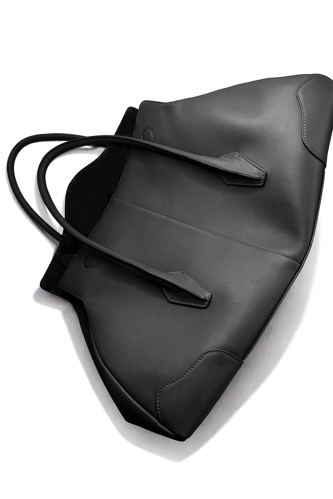 Top view of AYZAHD Boulevard Large. Affordable premium choice over Coach, Staud, Marc Jacobs, and JW PEI. Global shipping to Riyadh, Dubai, Doha, London, and Milano.