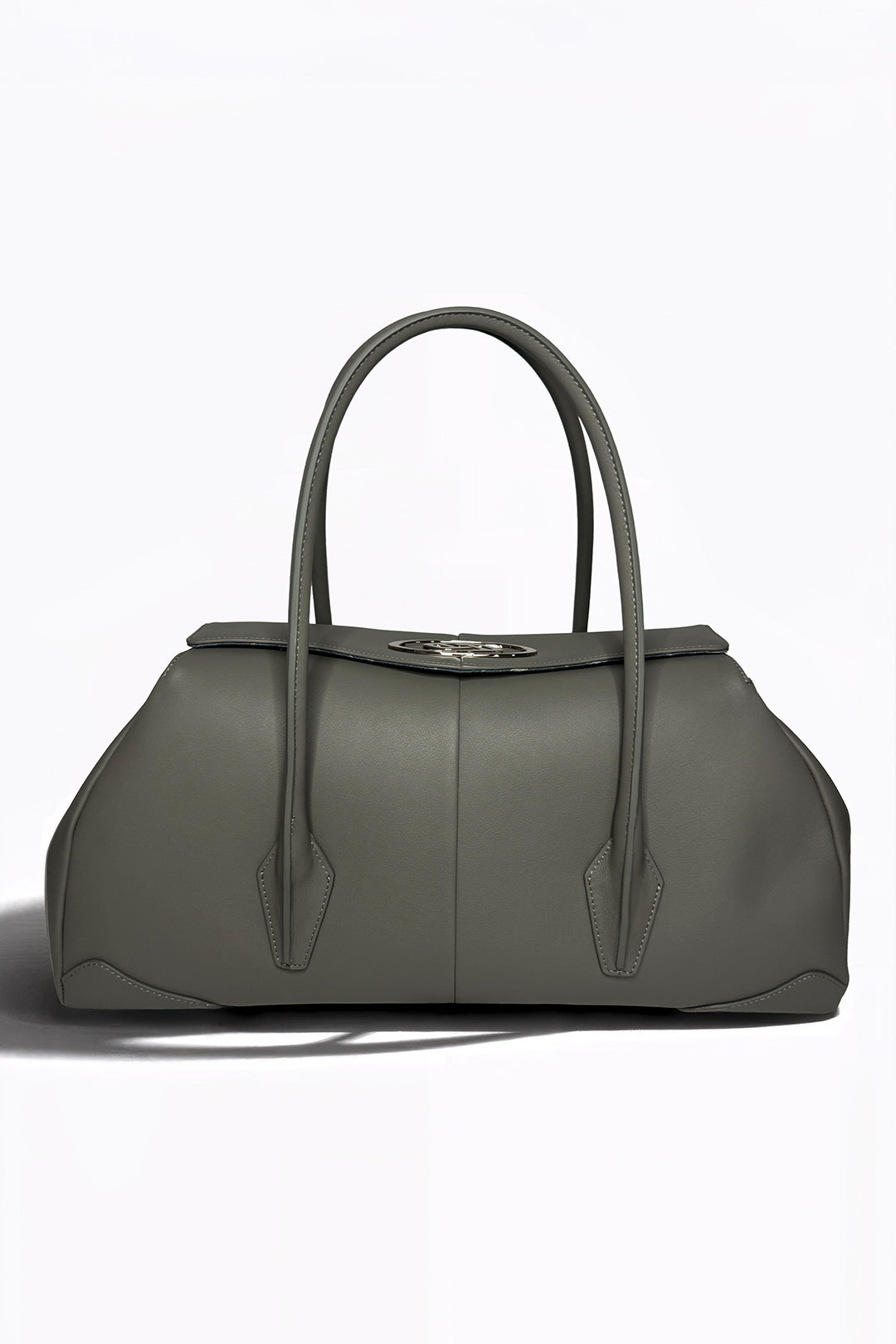 AYZAHD Boulevard Medium luxury handbag handcrafted in Dubai. Exclusive alternative to Chanel, Louis Vuitton, and Bottega Veneta for Ounass, Level Shoes, Galeries Lafayette, and Harrods shoppers.