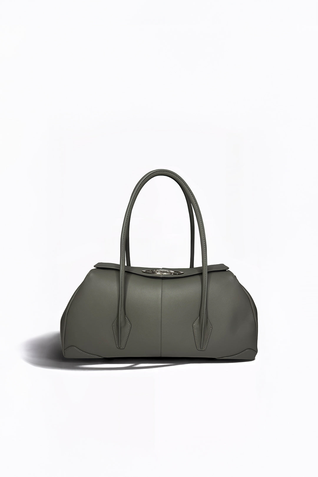 AYZAHD Boulevard Small luxury handbag handcrafted in Dubai. Exclusive alternative to Chanel, Louis Vuitton, and Bottega Veneta for Ounass, Level Shoes, Galeries Lafayette, and Harrods shoppers.